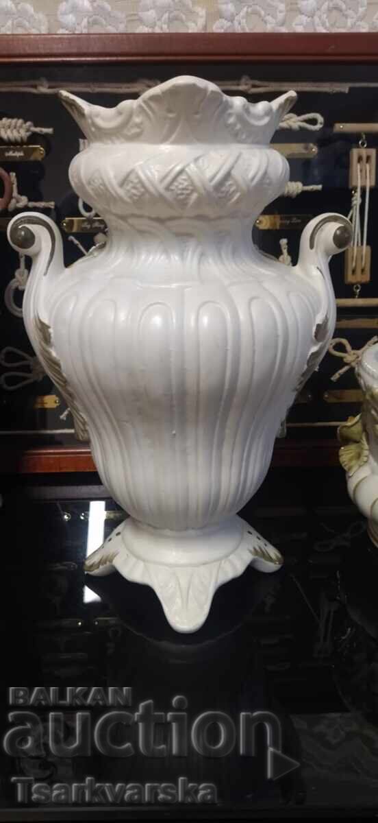 Auction  Capodimonte vase