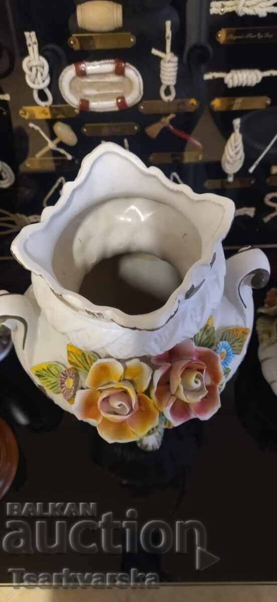 Delivery of Capodimonte vase