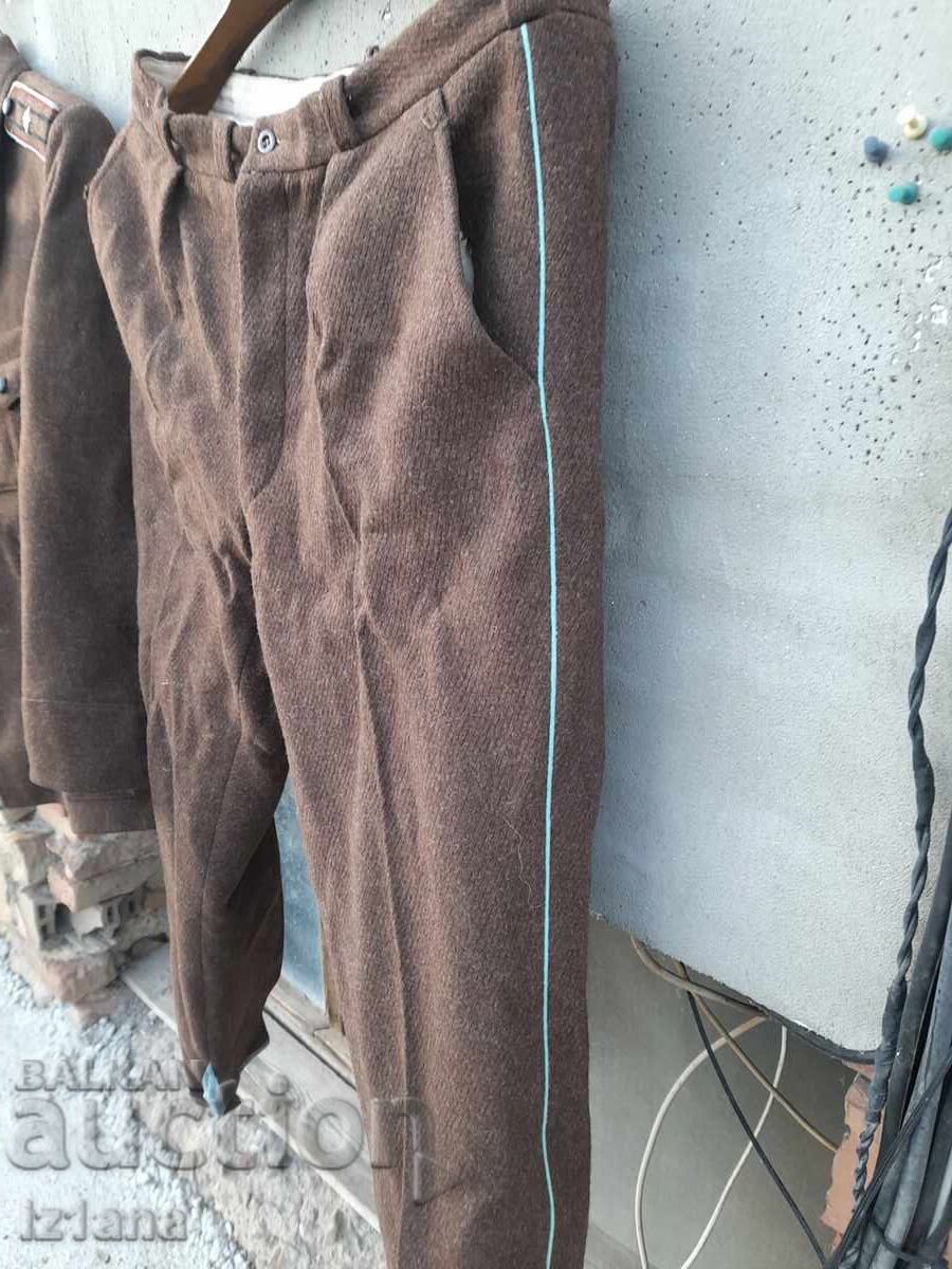 Доставка на Стара военна униформа,Въшкарник,Въшкарници