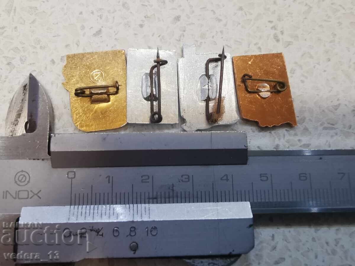 Auction  LOT OF BADGES