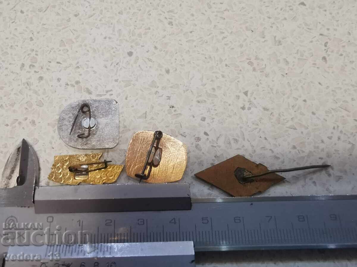 Auction  LOT OF BADGES