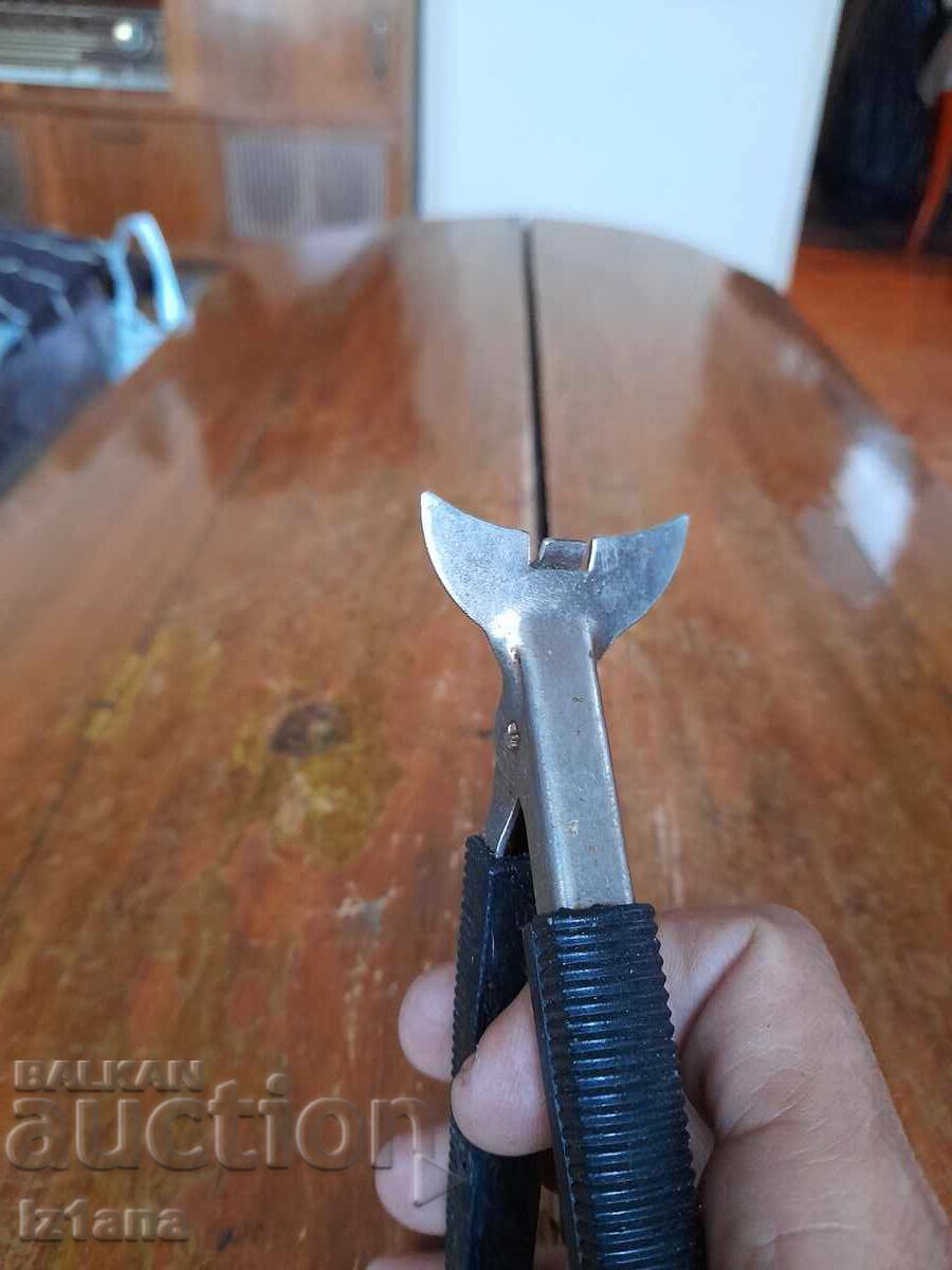 Доставка на Стара отварачка за буркани Доставка на Стара отварачка за буркани