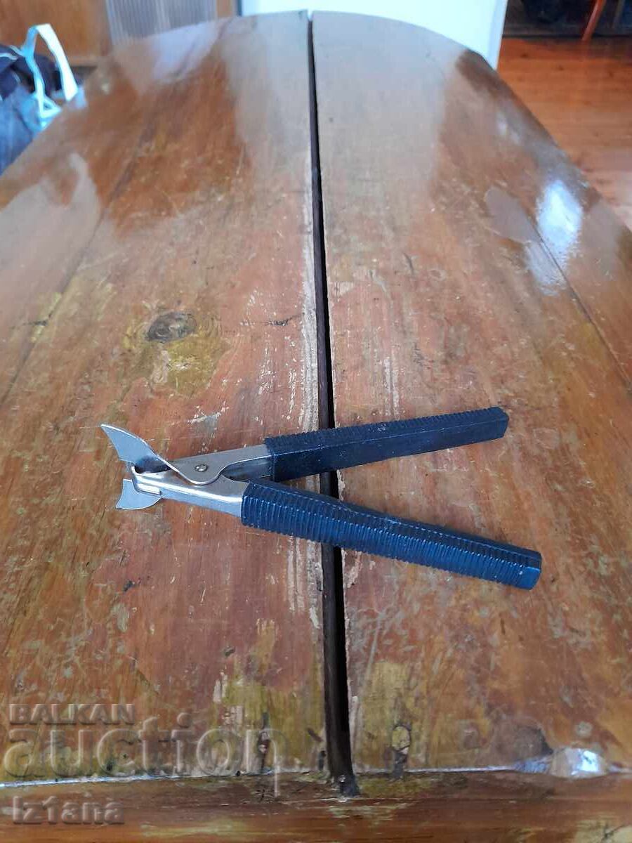 Стара отварачка за буркани Стара отварачка за буркани