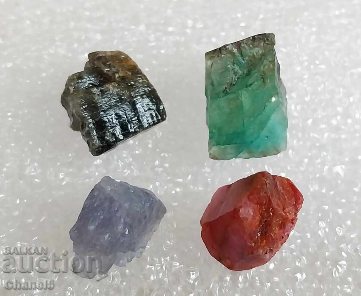 RUBIN NATURAL, SAFIR, SMARALD ȘI TANZANIT - 22.75 ct (327) cu preț € 18.41 | 36.01 BGN