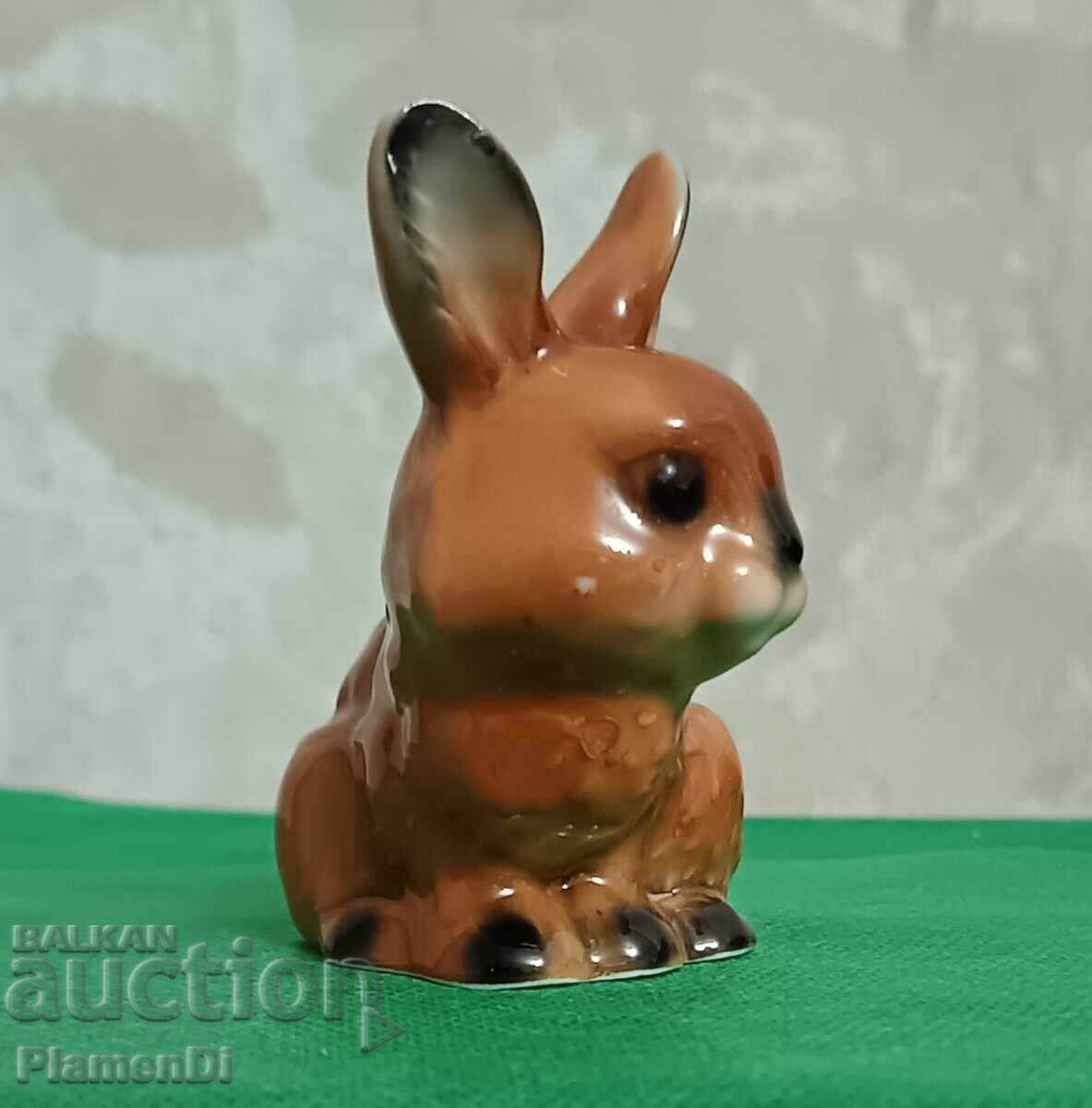 Доставка на Винтидж порцеланова фигурка зайче Goebel Доставка на Винтидж порцеланова фигурка зайче Goebel