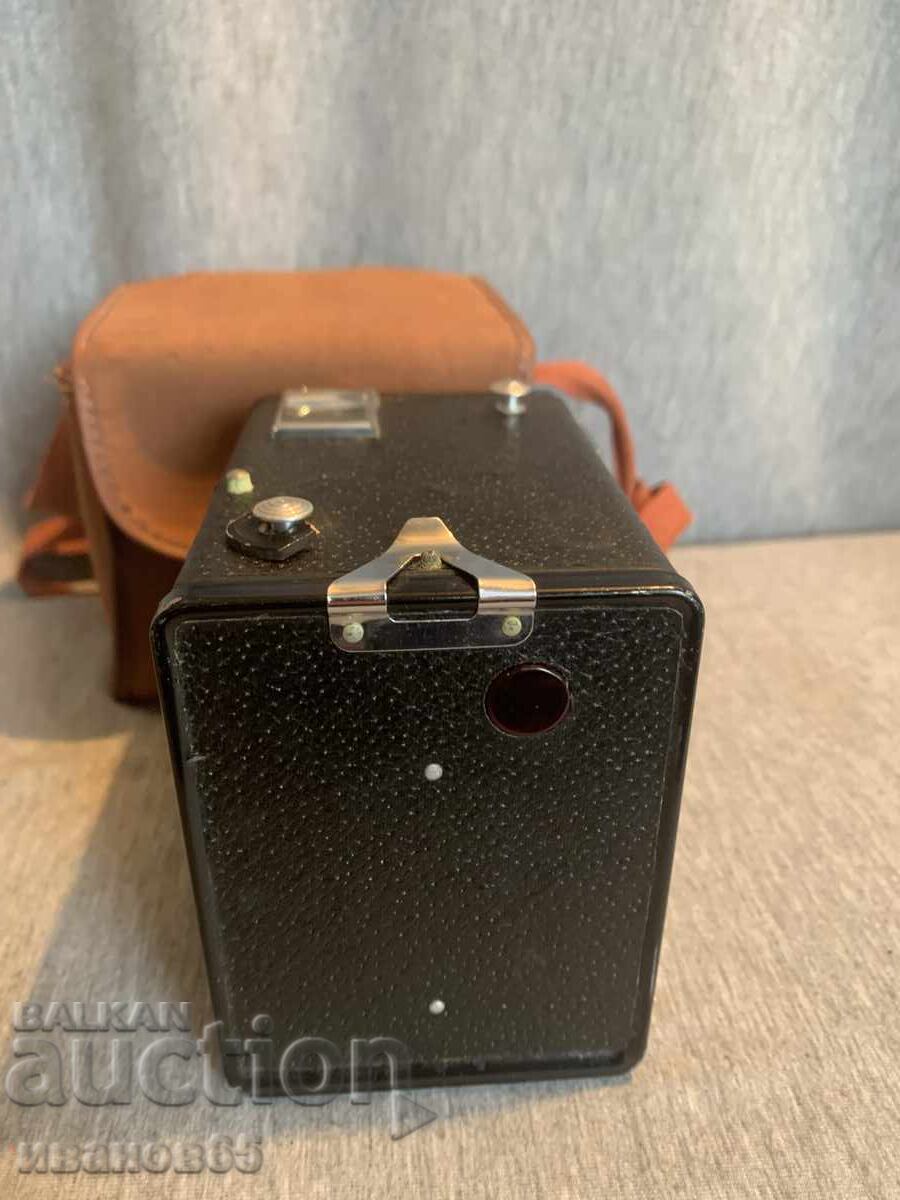 Доставка на фотоапарат Kodak Six-20 Brownie Model E