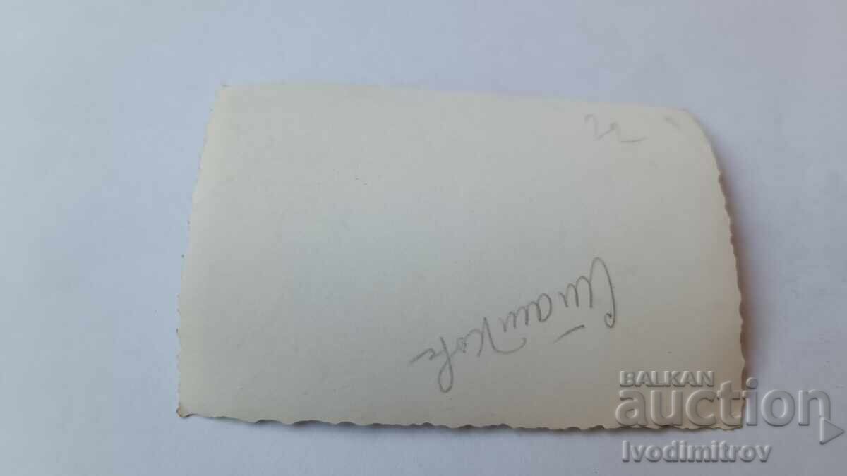 Foto Femei pe plajă cu preț € 0.64 | 1.25 BGN