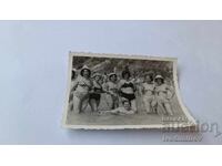 Foto Femei pe plajă