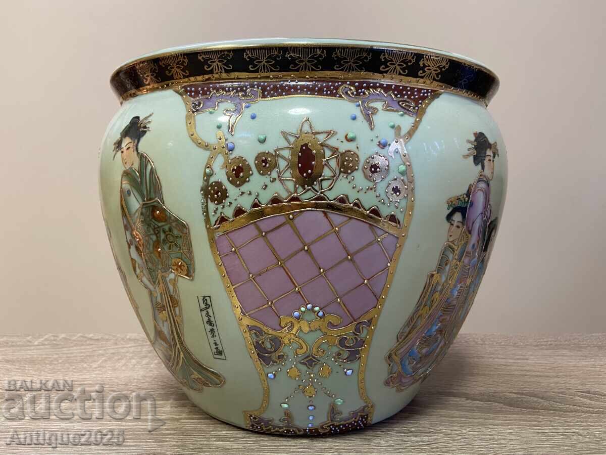 Antique Satsuma ceramic vase, China, export production with price € 46.02 | 90.01 BGN