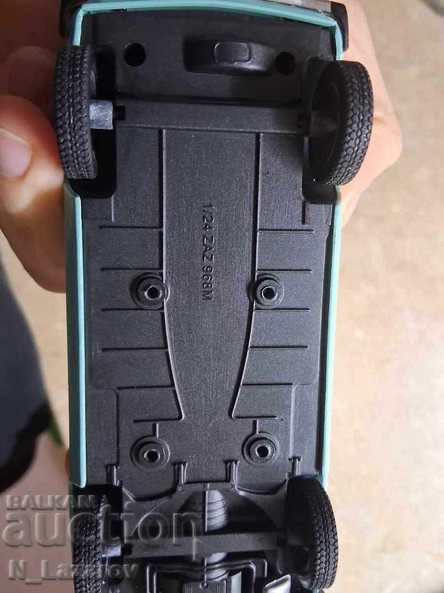 ZAZ-968M Zaporozhets car 1/24 - 5