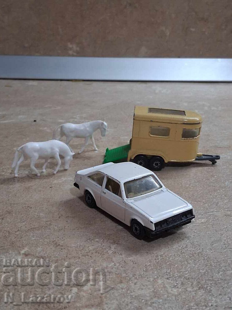 Matchbox Ford Escort și căruță cu cai