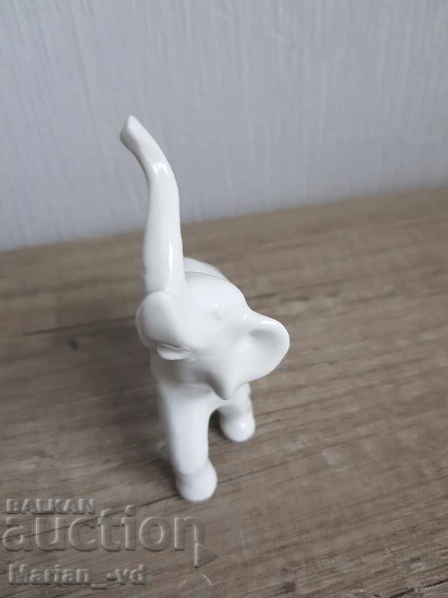 Παράδοση Πορσελάνινο ελεφαντάκι της γερμανικής εταιρείας Gräfenthal