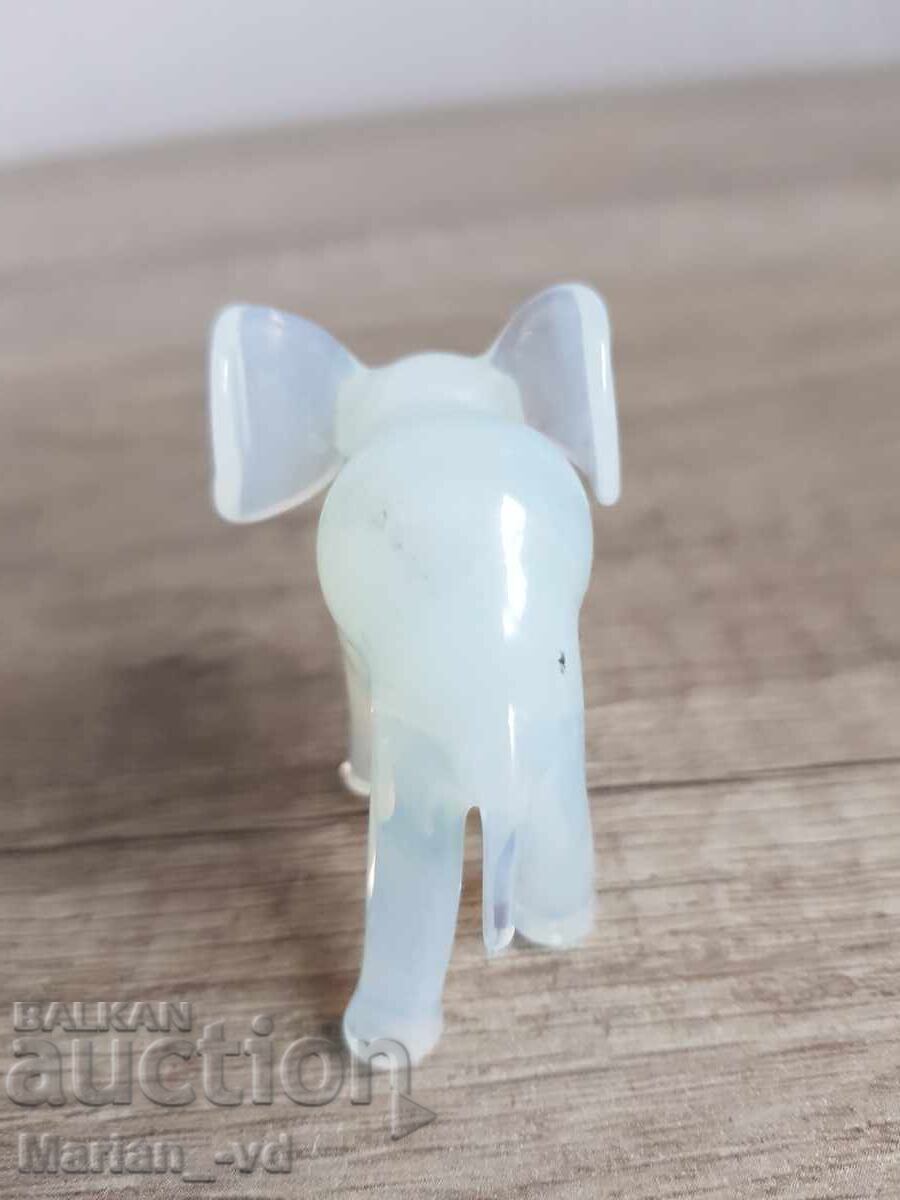 Аукцион Стъклена фигура на слонче Аукцион Стъклена фигура на слонче