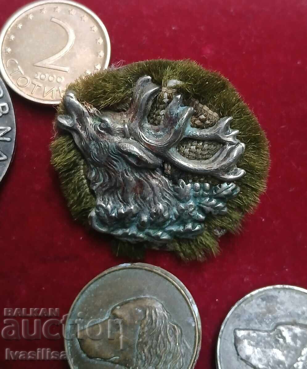 Auction Old hunting badges, the first one is silver Auction Old hunting badges, the first one is silver