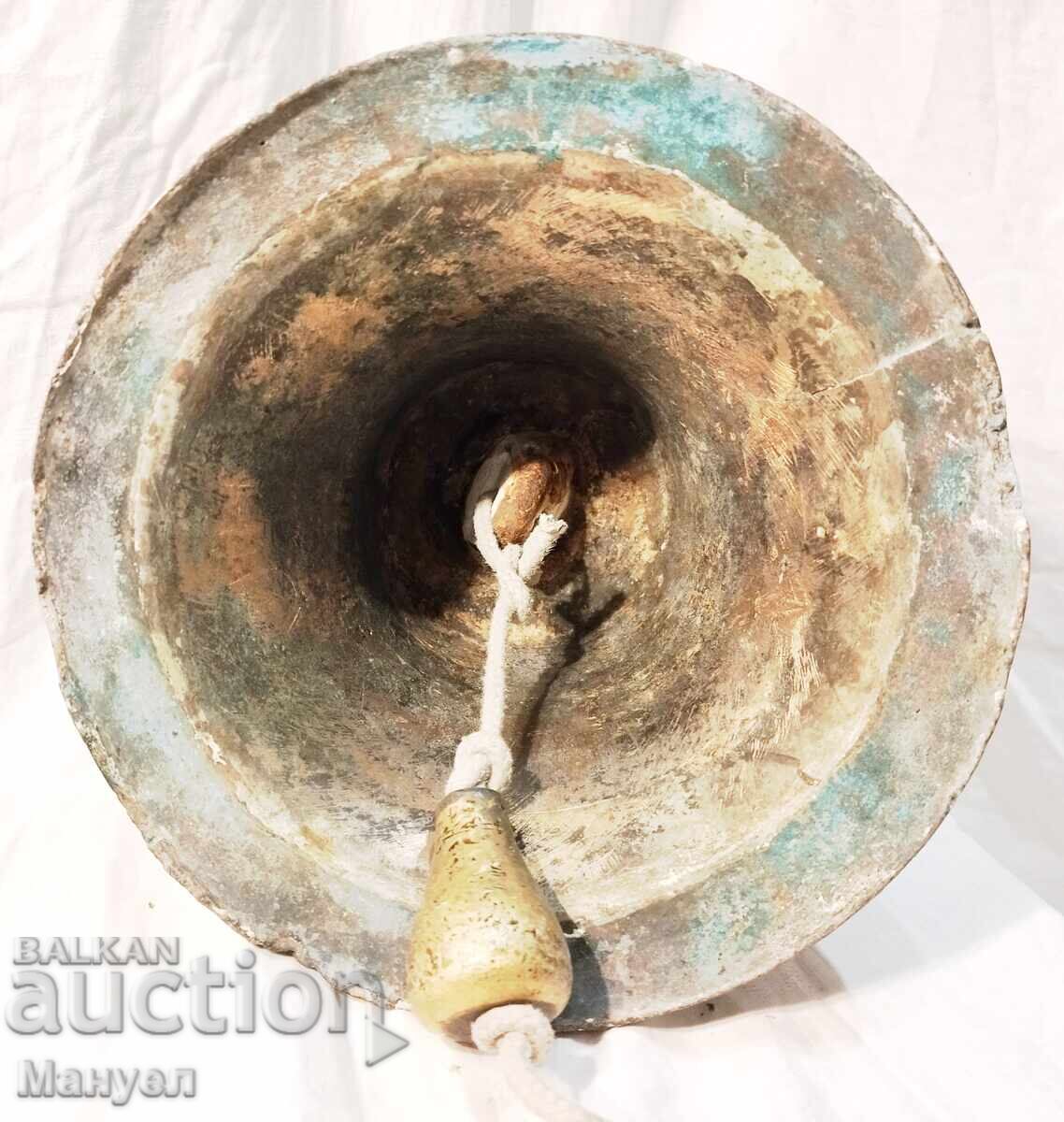 Delivery of Old bronze bell.