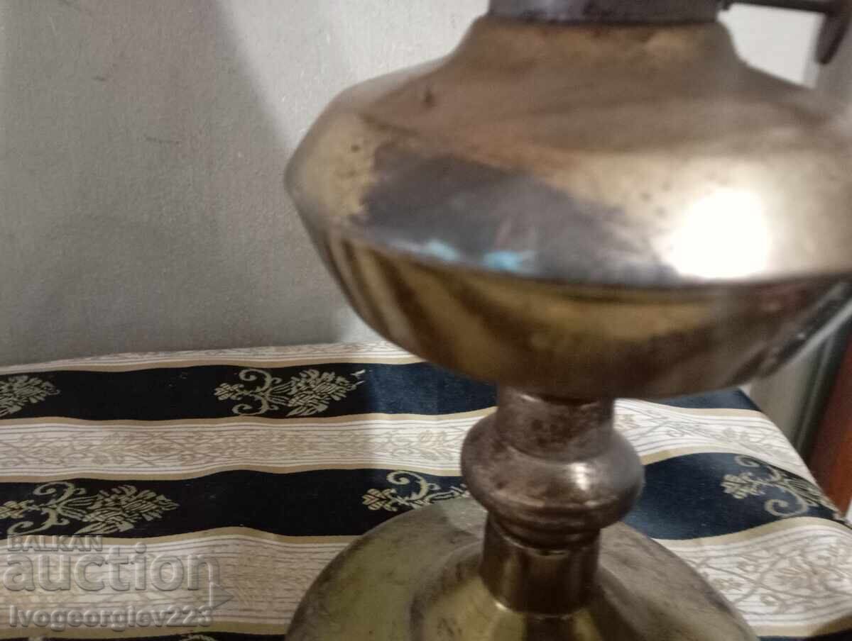 Auction Vintage table lamp Auction Vintage table lamp