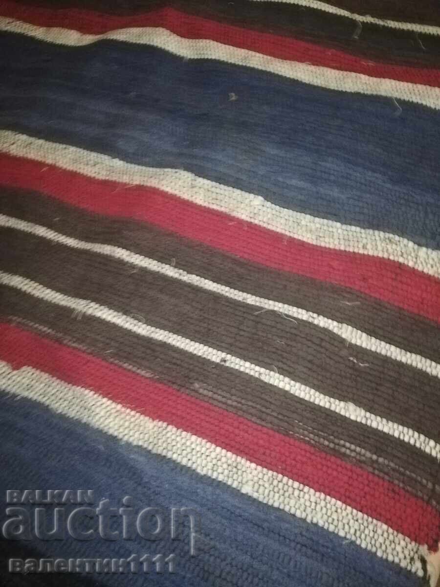 Covor țesut manual, nou cu preț € 0.01 | 0.02 BGN