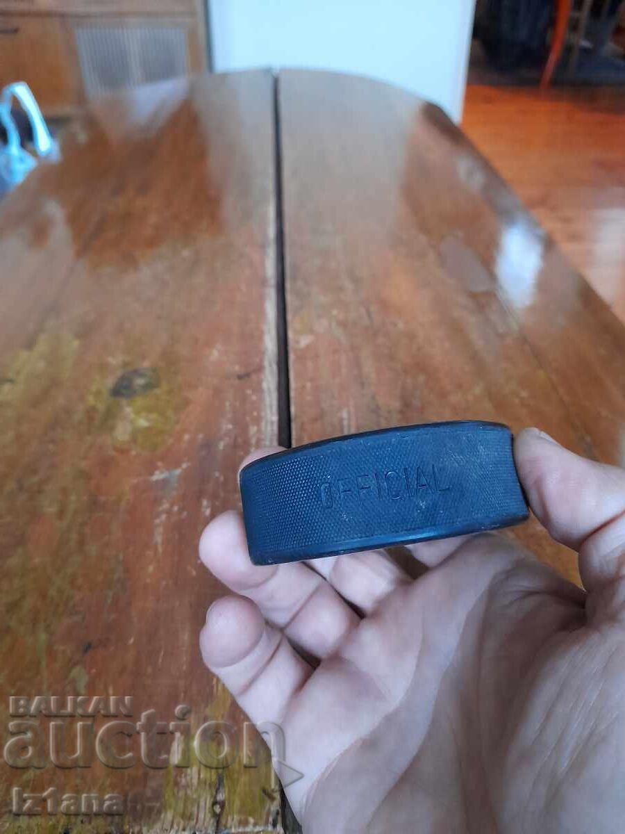 Auction  Old Hockey Puck Praha 1978