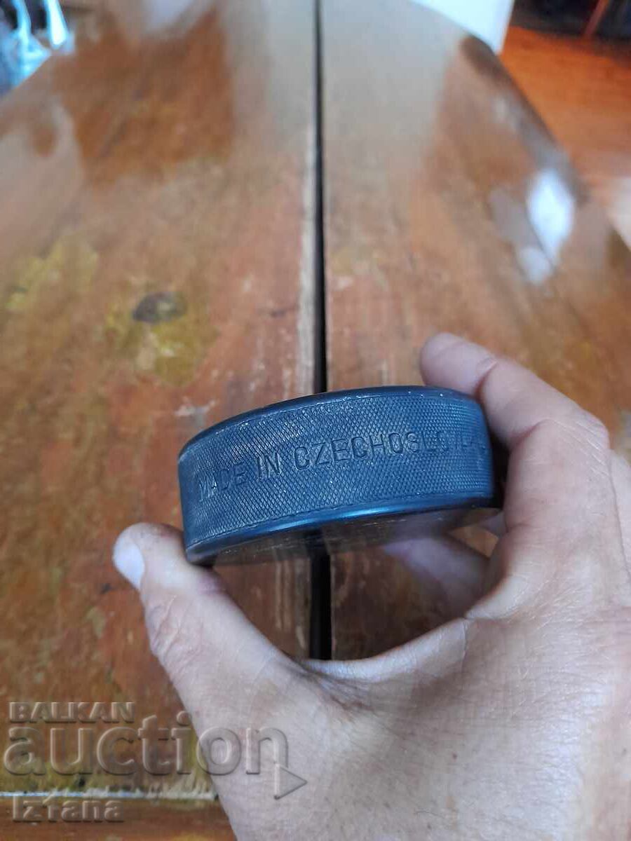 Delivery of Old Hockey Puck Praha 1978