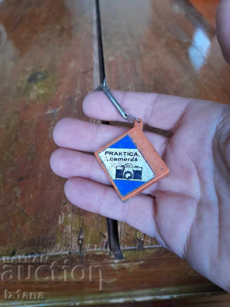 Breloc vechi, ruletă, Aparate foto Praktica cu preț € 13.80 | 26.99 BGN Breloc vechi, ruletă, Aparate foto Praktica cu preț € 13.80 | 26.99 BGN
