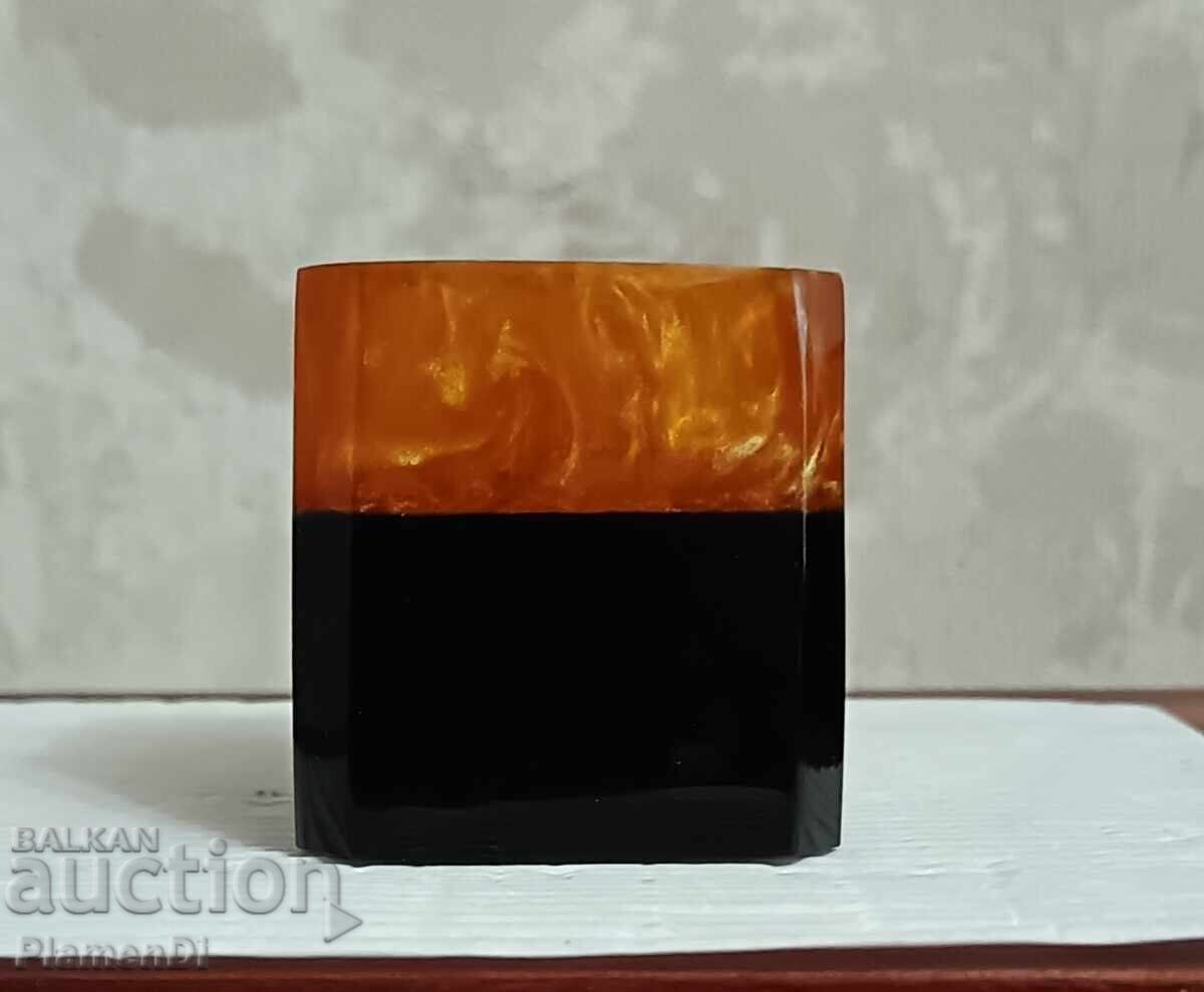 Vintage Pencil Holder by Katalin, Bakelite with price € 10.00 | 19.56 BGN Vintage Pencil Holder by Katalin, Bakelite with price € 10.00 | 19.56 BGN