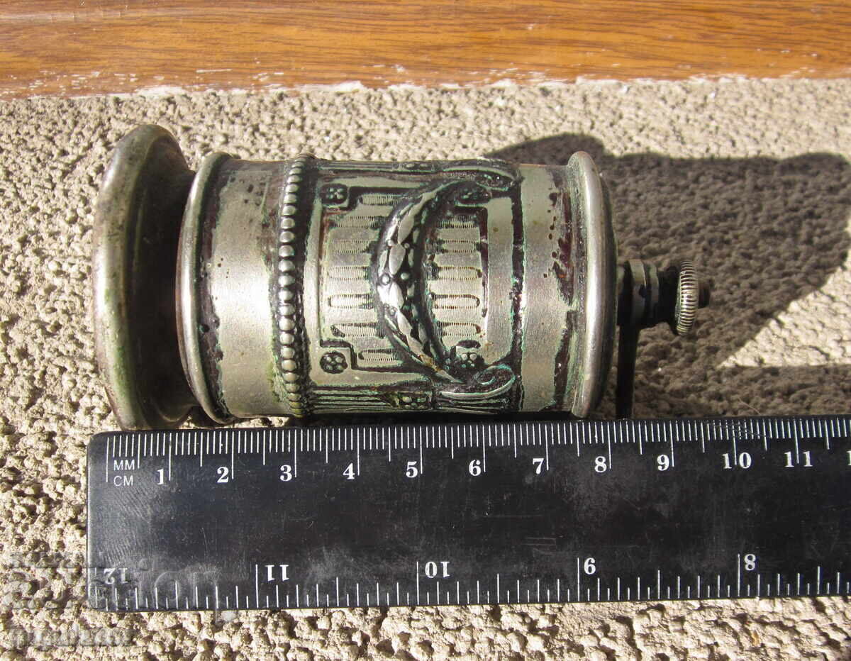 Auction  Old French Mill Grinder Peugeot