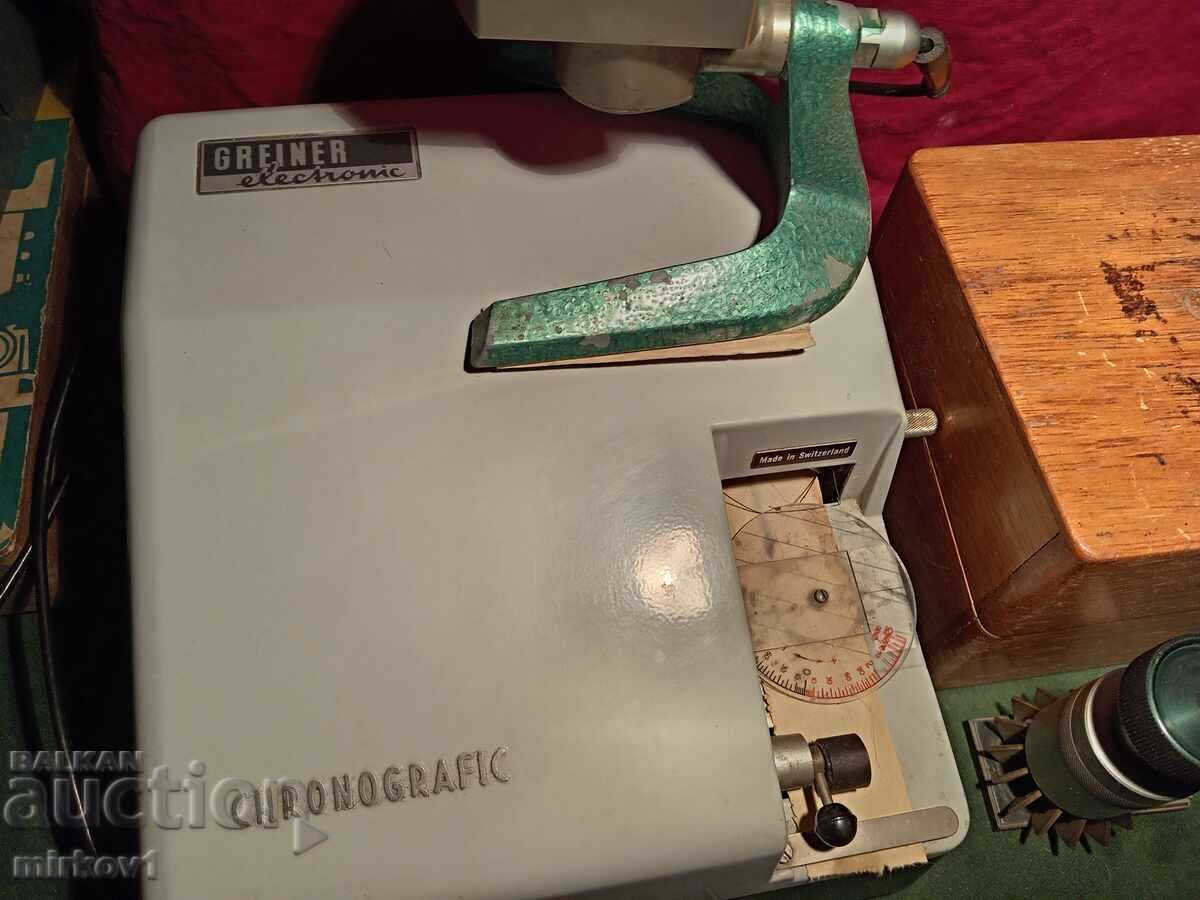 Швейцарски часовникарски зъмбалък и хронограф с цена € 230.08 | 450.00 лв.