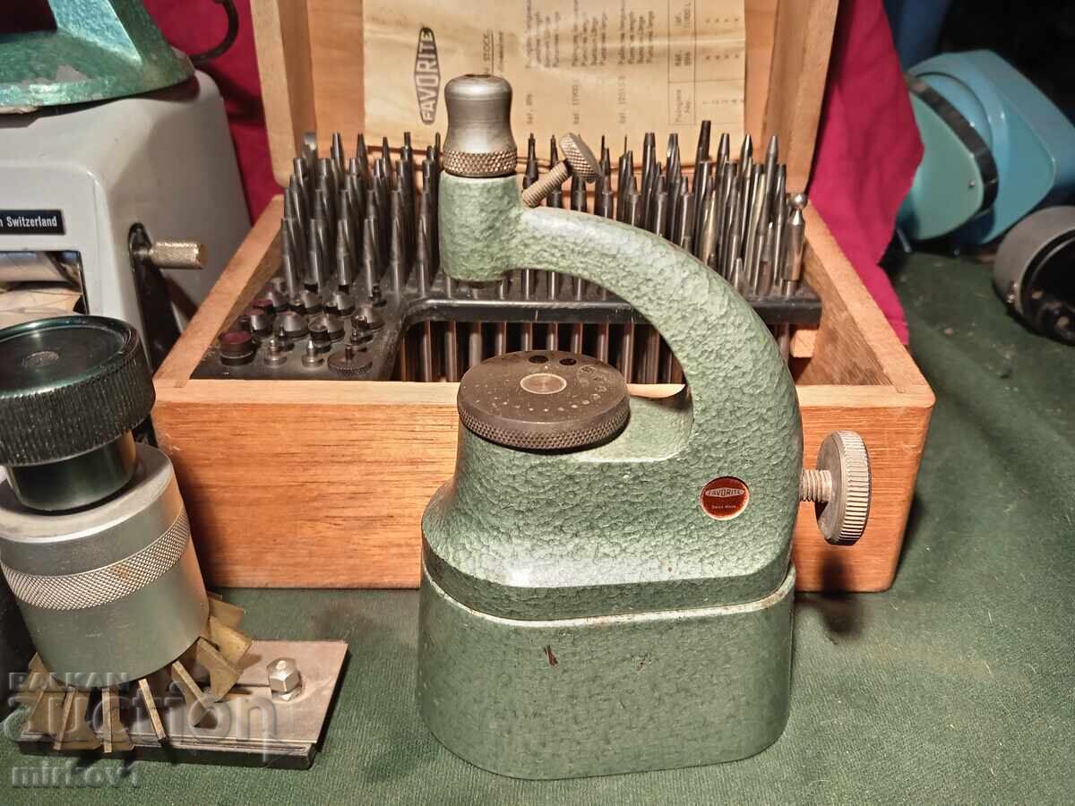 Швейцарски часовникарски зъмбалък и хронограф - 5