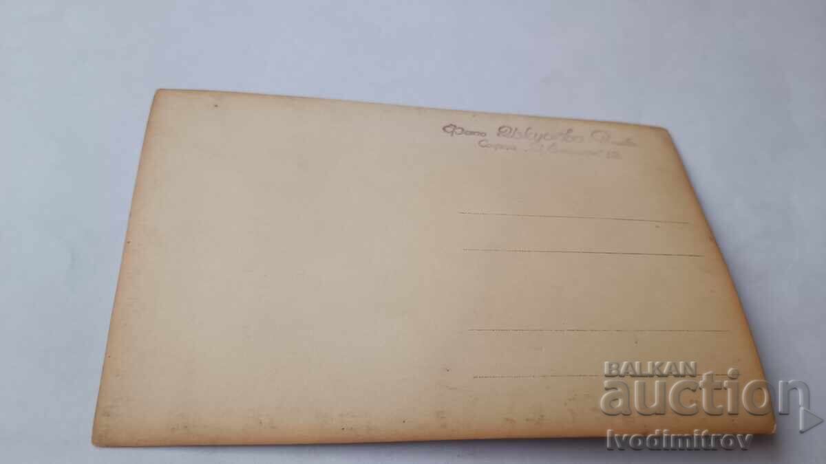 Fotografie Ofițer cu soția sa cu preț € 1.25 | 2.44 BGN Fotografie Ofițer cu soția sa cu preț € 1.25 | 2.44 BGN