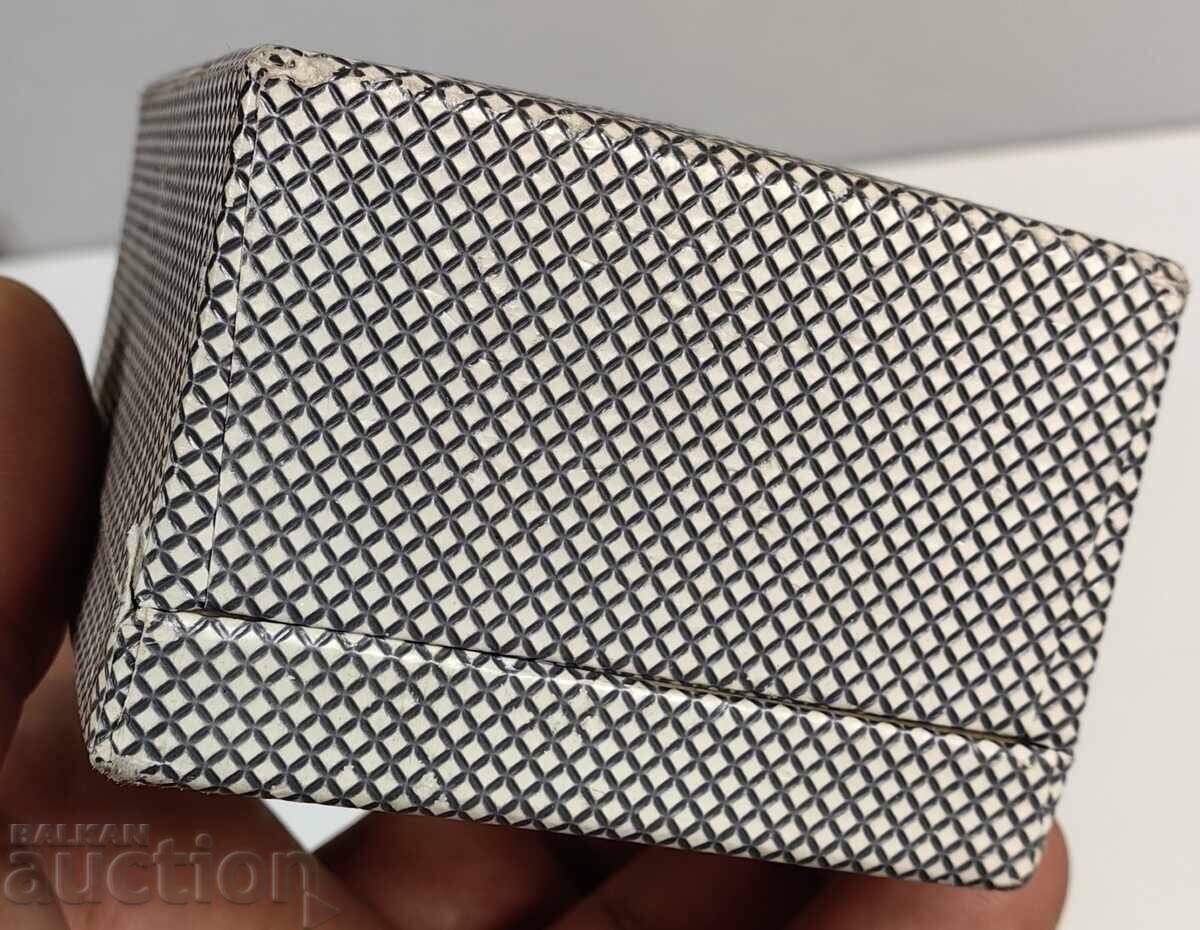 OLD BOX CASE FOR WATCH BRACELET with price € 19.94 | 39.00 BGN OLD BOX CASE FOR WATCH BRACELET with price € 19.94 | 39.00 BGN