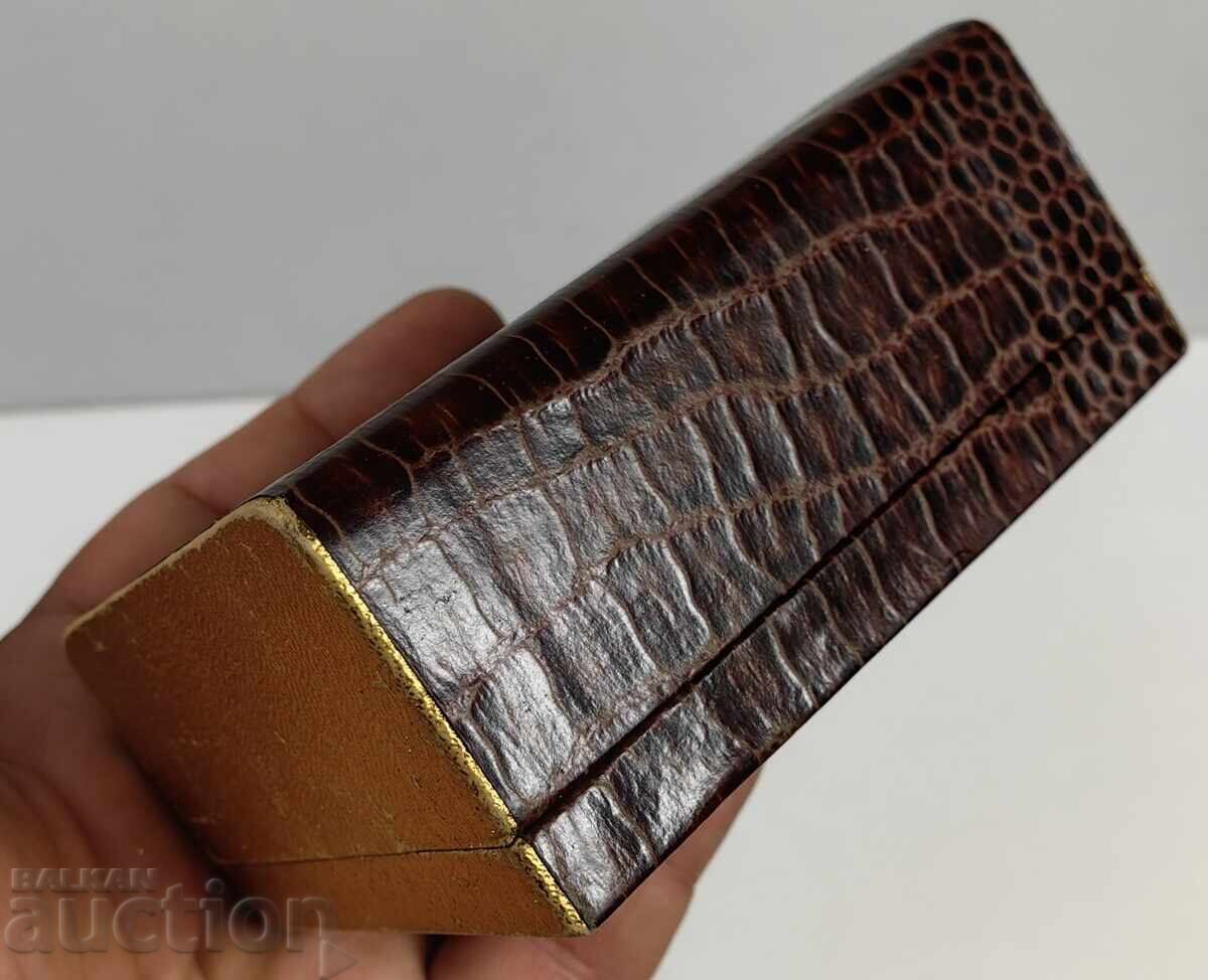 СТАРА КУТИЯ КУТИЙКА с цена € 19.94 | 39.00 лв. СТАРА КУТИЯ КУТИЙКА с цена € 19.94 | 39.00 лв.