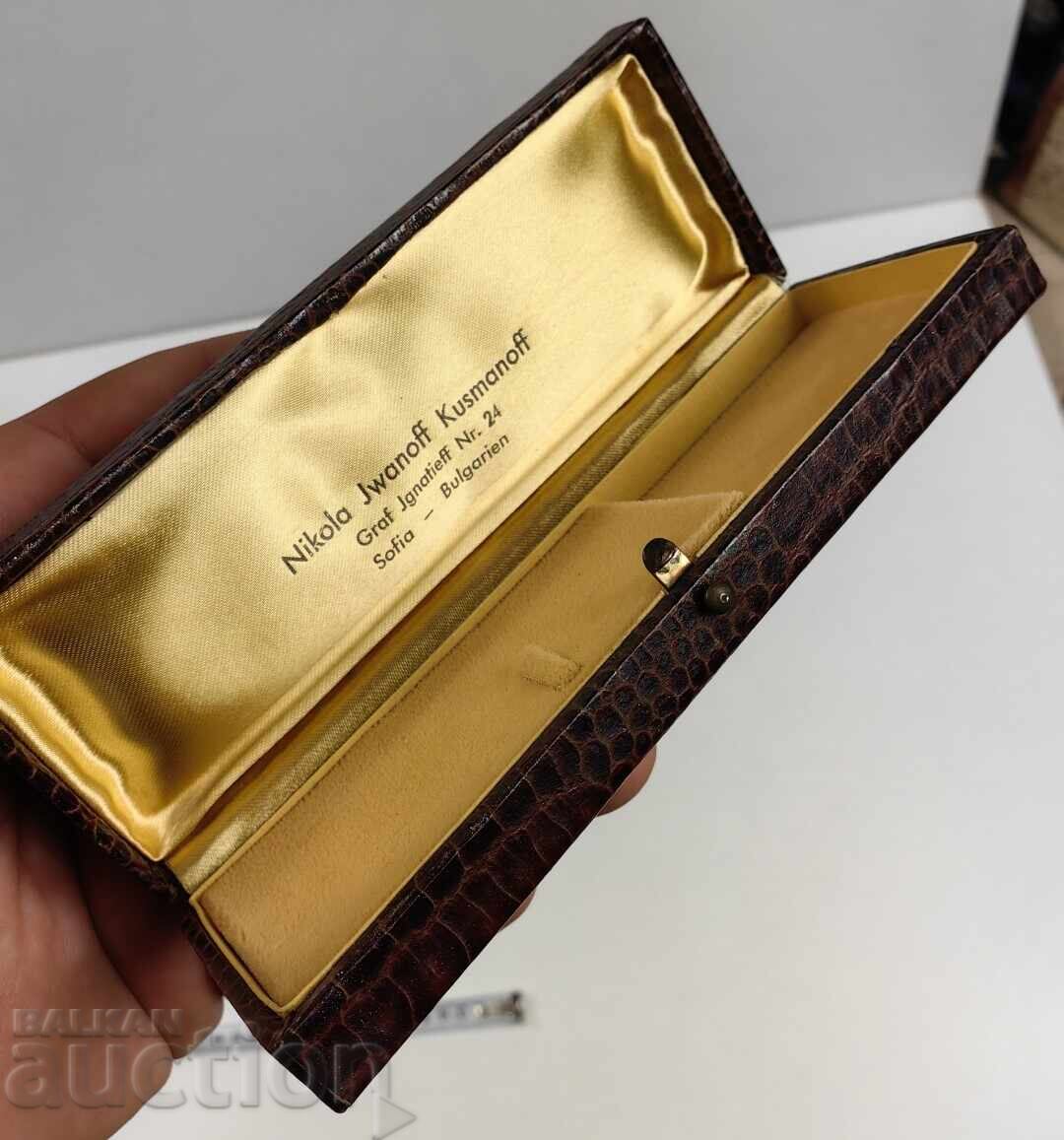 OLD BOX - 5 OLD BOX - 5