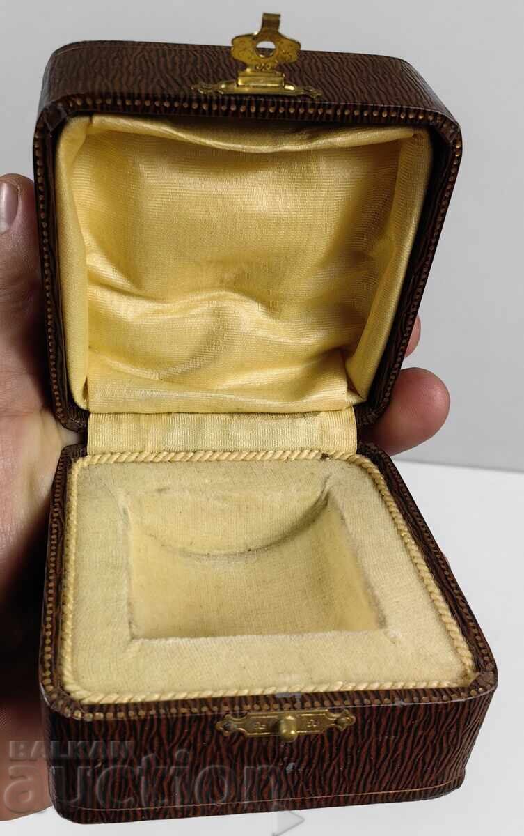 СТАРА КУТИЯ КУТИЙКА ЗА СРЕБЪРНА ЧАША - 5 СТАРА КУТИЯ КУТИЙКА ЗА СРЕБЪРНА ЧАША - 5