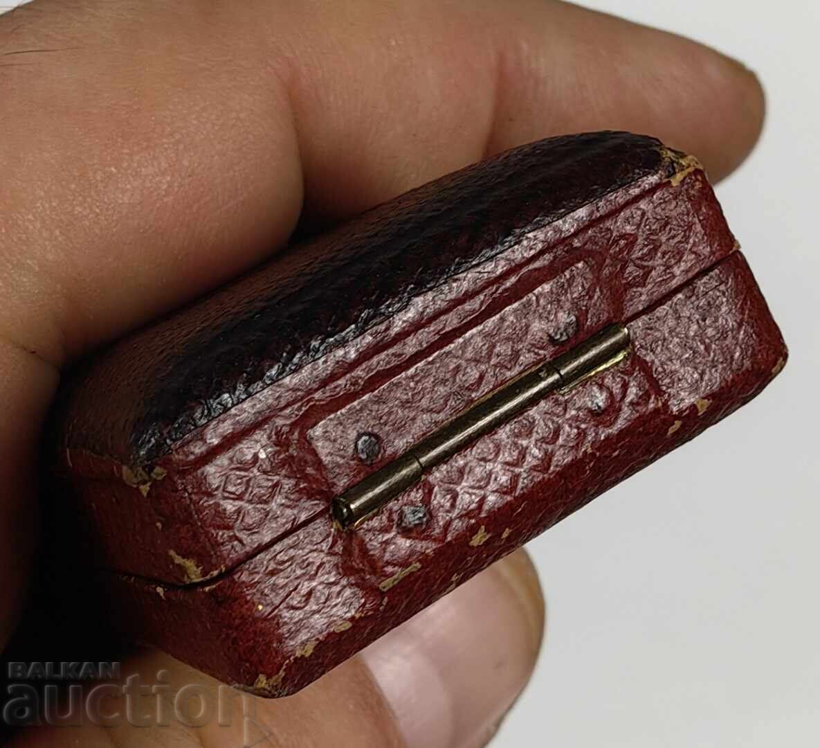 Delivery of OLD BOX Delivery of OLD BOX