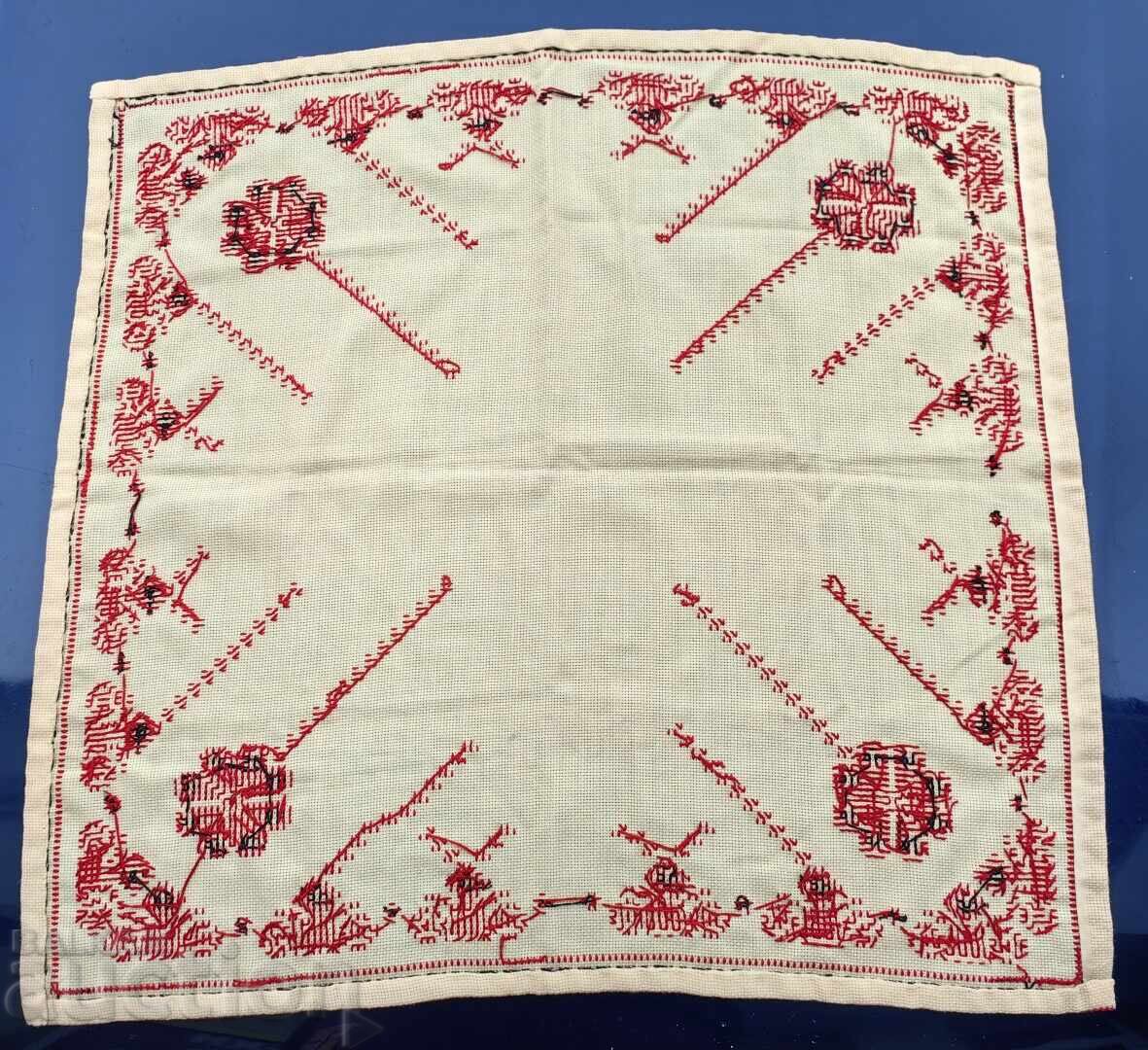 СТАРО БРОДИРАНО КАРЕ ПОКРИВКА БРОДЕРИЯ - 5