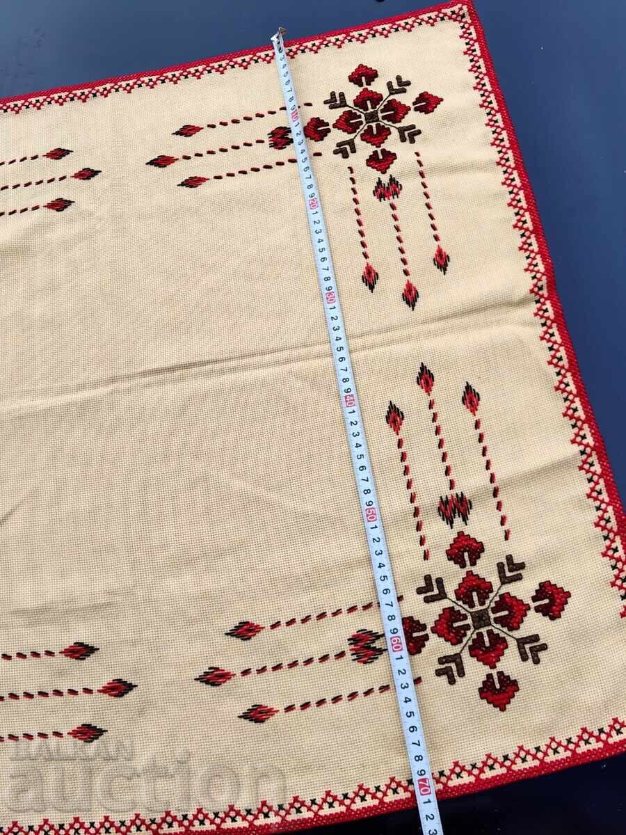 Доставка на СТАРО БРОДИРАНО КАРЕ ПОКРИВКА БРОДЕРИЯ