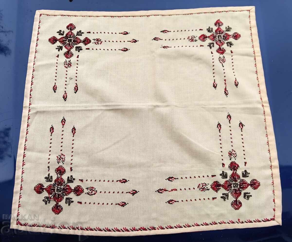 СТАРО БРОДИРАНО КАРЕ ПОКРИВКА БРОДЕРИЯ - 5