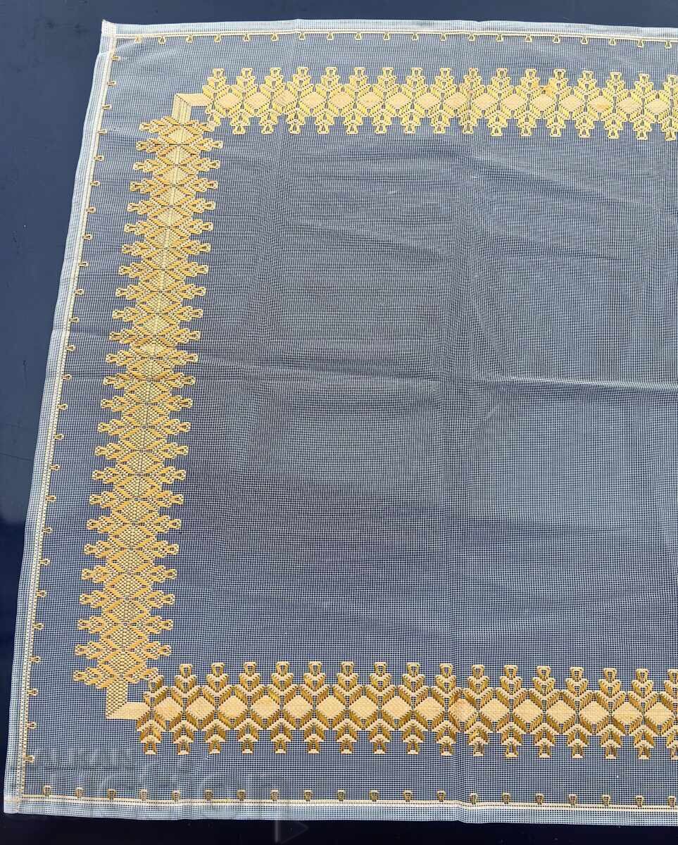 Аукцион СТАРО ТЮЛЕНО БРОДИРАНО КАРЕ ПОКРИВКА БРОДЕРИЯ Аукцион СТАРО ТЮЛЕНО БРОДИРАНО КАРЕ ПОКРИВКА БРОДЕРИЯ