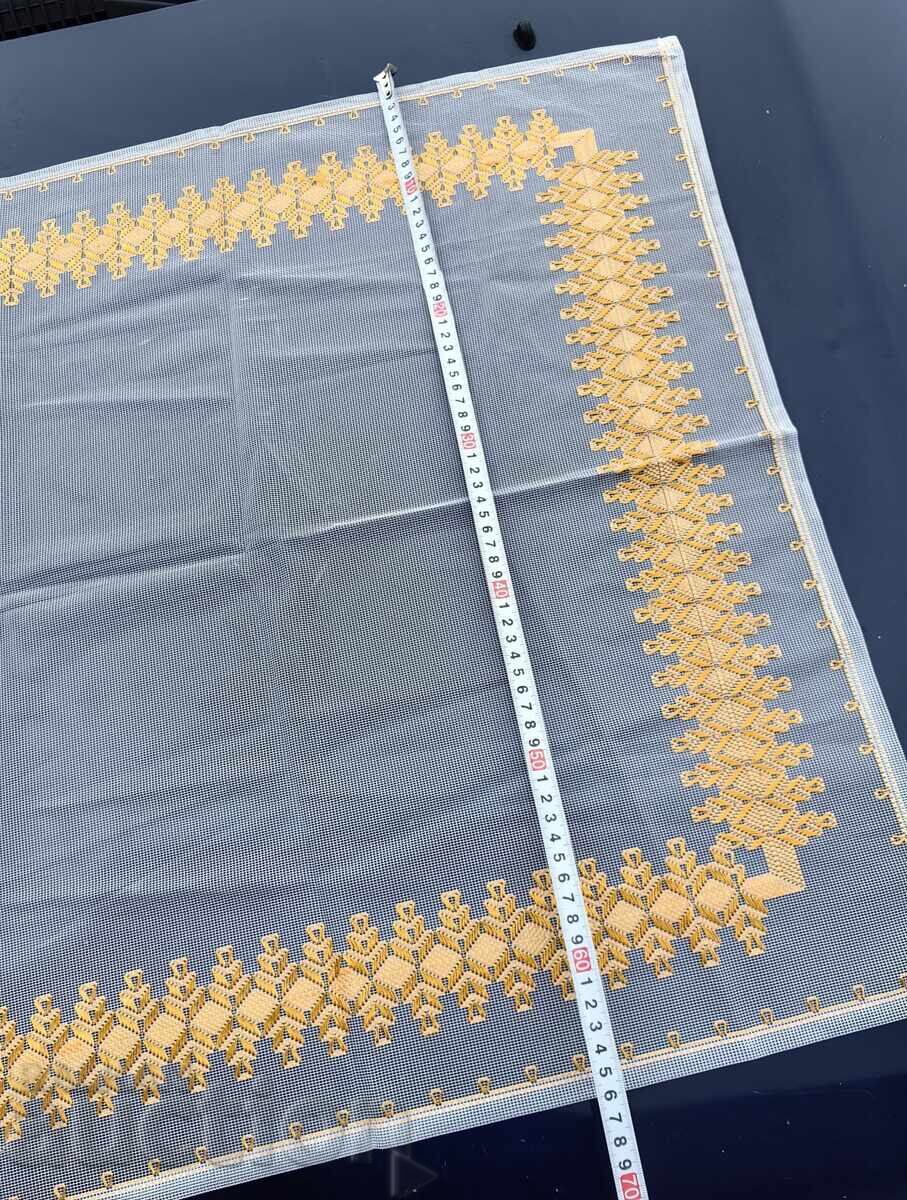 Доставка на СТАРО ТЮЛЕНО БРОДИРАНО КАРЕ ПОКРИВКА БРОДЕРИЯ Доставка на СТАРО ТЮЛЕНО БРОДИРАНО КАРЕ ПОКРИВКА БРОДЕРИЯ