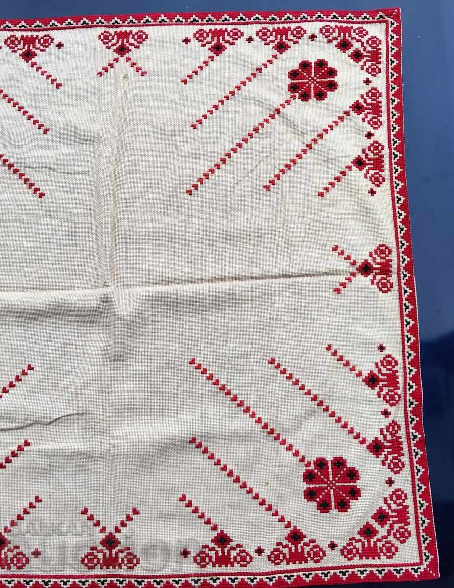 Аукцион СТАРО БРОДИРАНО КАРЕ ПОКРИВКА БРОДЕРИЯ