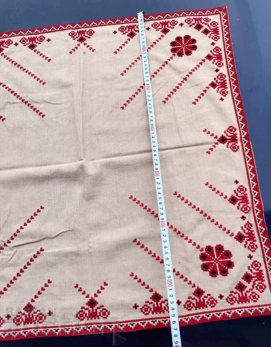 СТАРО БРОДИРАНО КАРЕ ПОКРИВКА БРОДЕРИЯ - 6