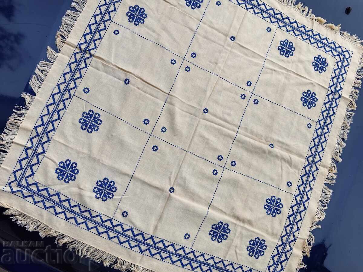 Доставка на СТАРО БРОДИРАНО КАРЕ ПОКРИВКА БРОДЕРИЯ Доставка на СТАРО БРОДИРАНО КАРЕ ПОКРИВКА БРОДЕРИЯ