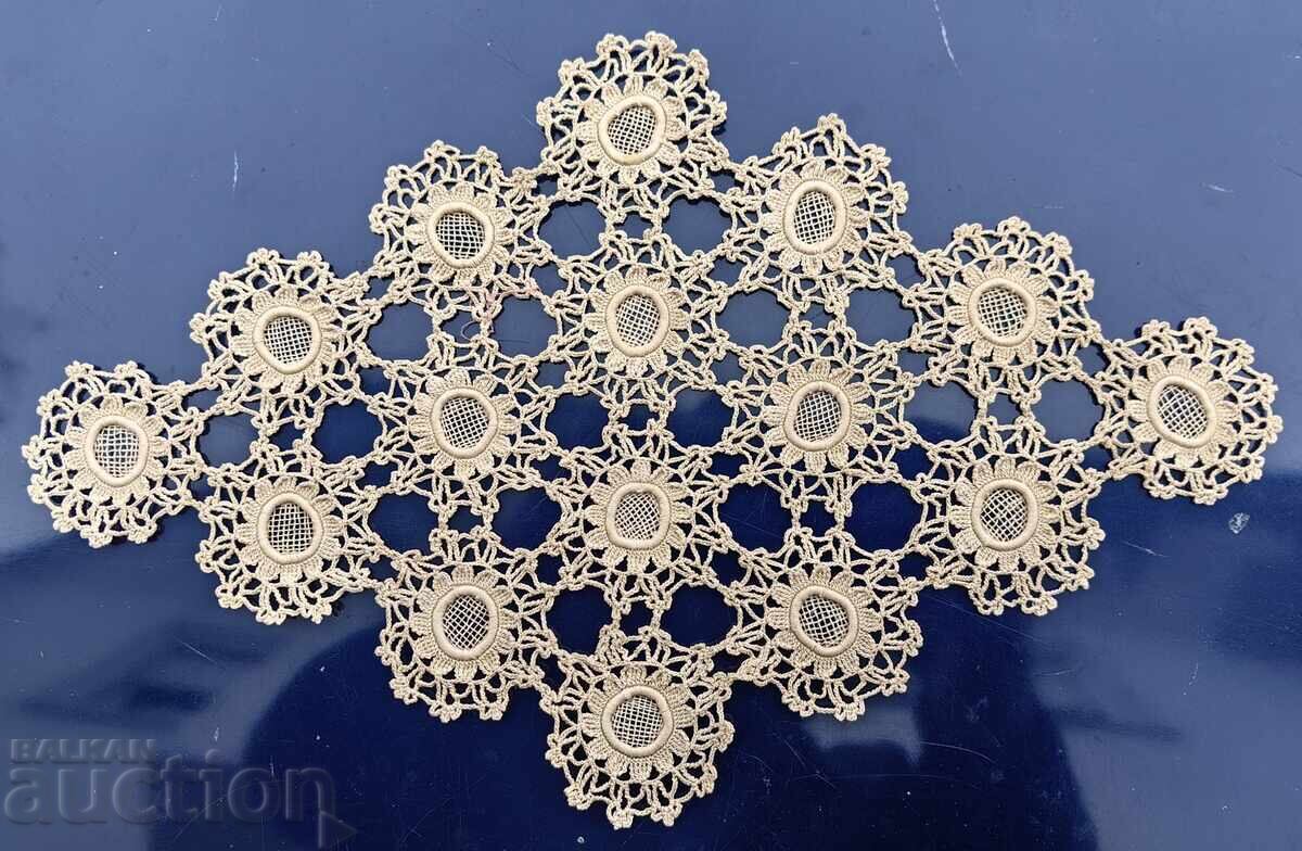 СТАРО КАРЕ ПЛЕТЕНО НА ЕДНА КУКА с цена € 12.78 | 25.00 лв.