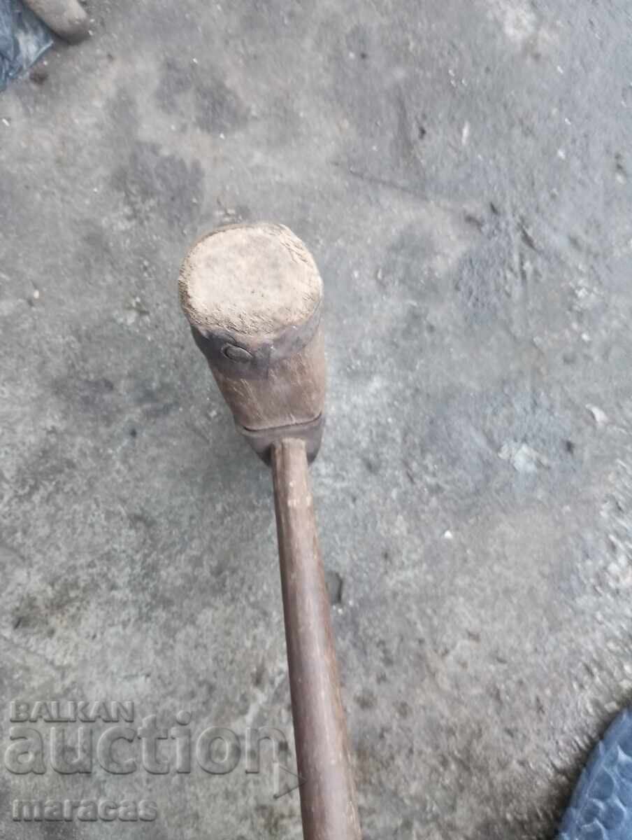 Auction Cooper's hammer Auction Cooper's hammer