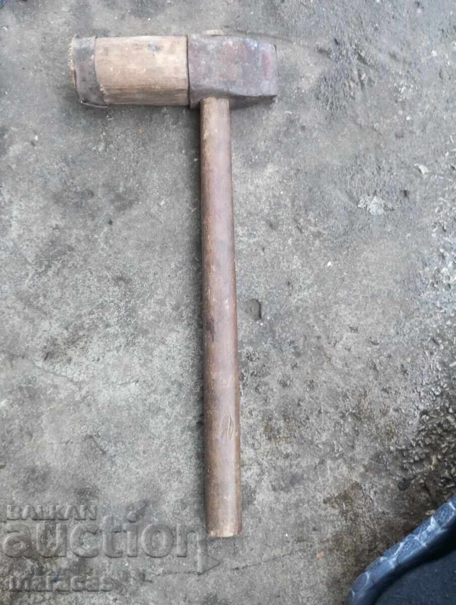 Ciocan de dogar vechi