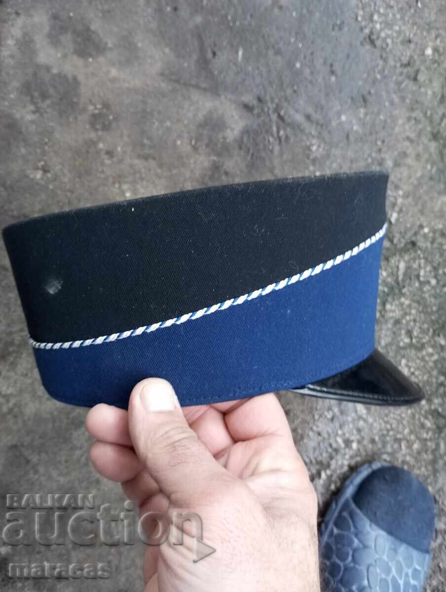 Доставка на Фурaжка за музикант Доставка на Фурaжка за музикант