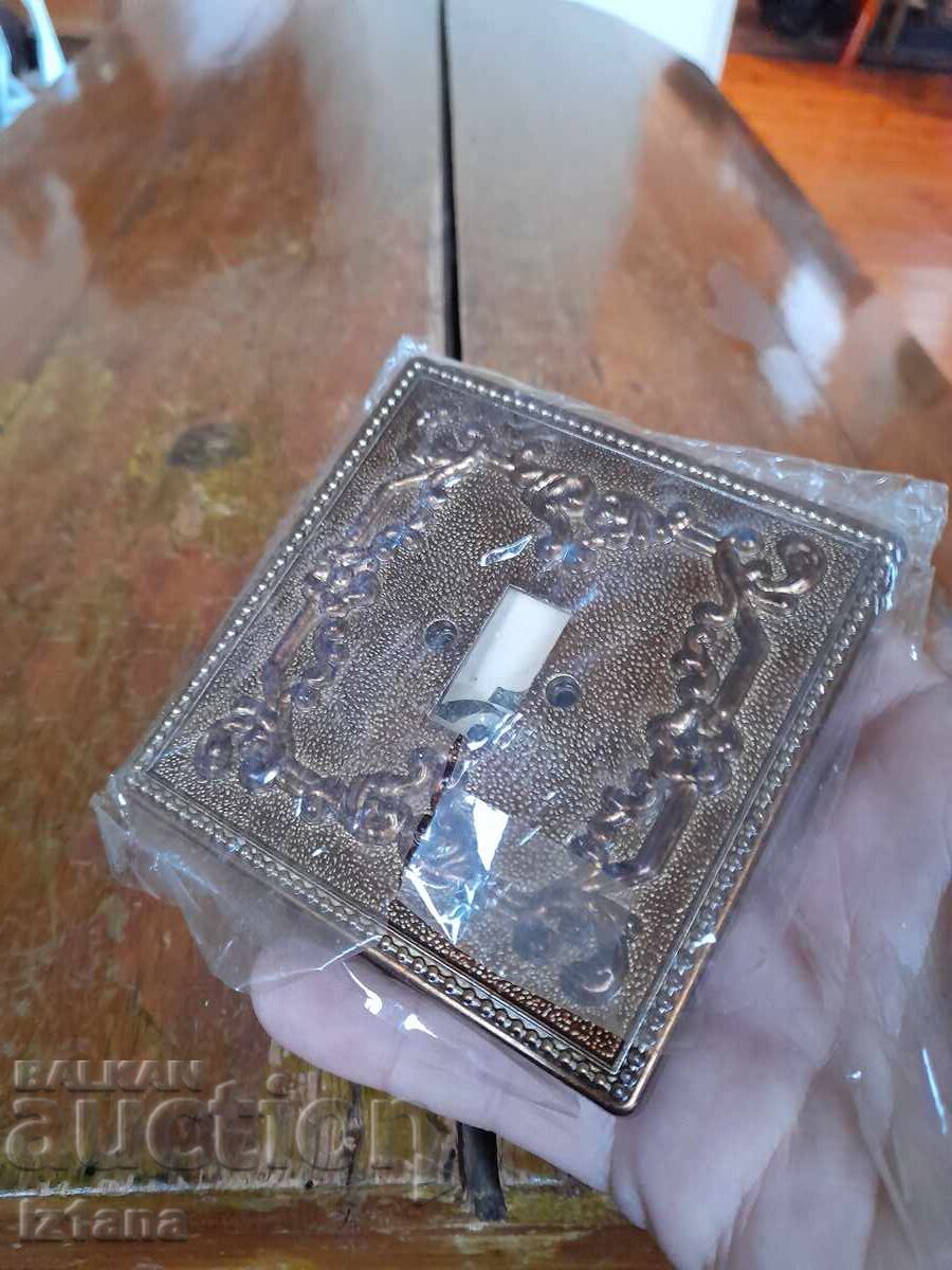 Old electric switch cap with price € 6.14 | 12.01 BGN Old electric switch cap with price € 6.14 | 12.01 BGN