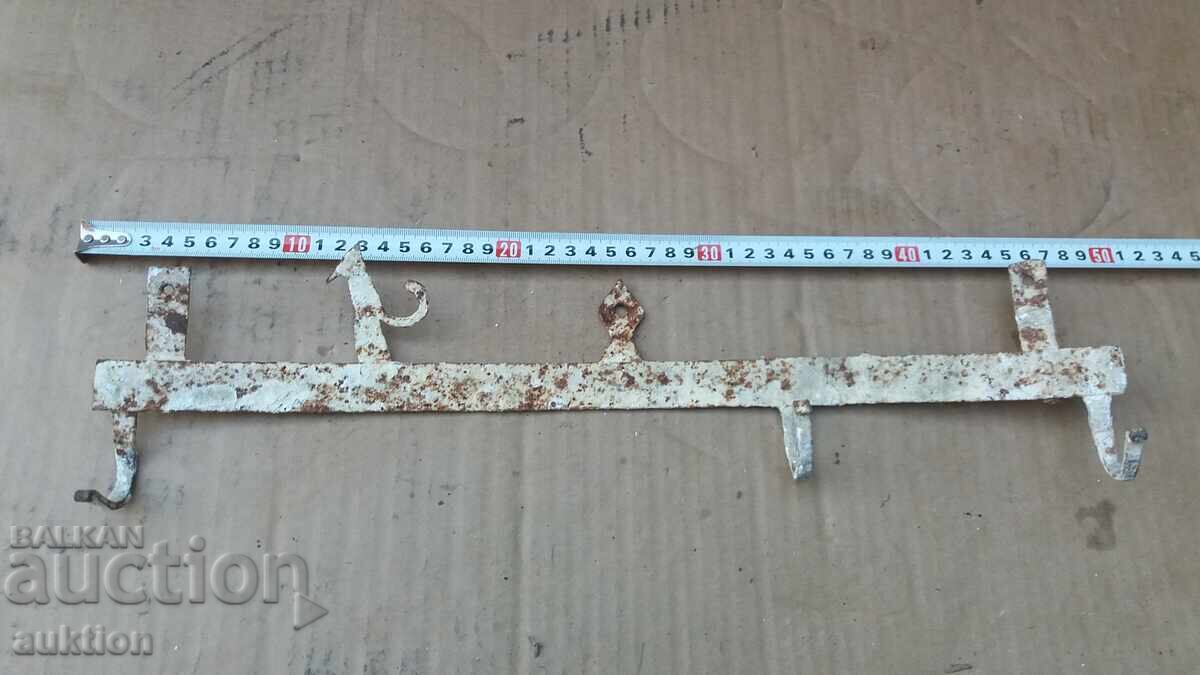 Umeraș din metal vechi cu preț € 5.11 | 9.99 BGN