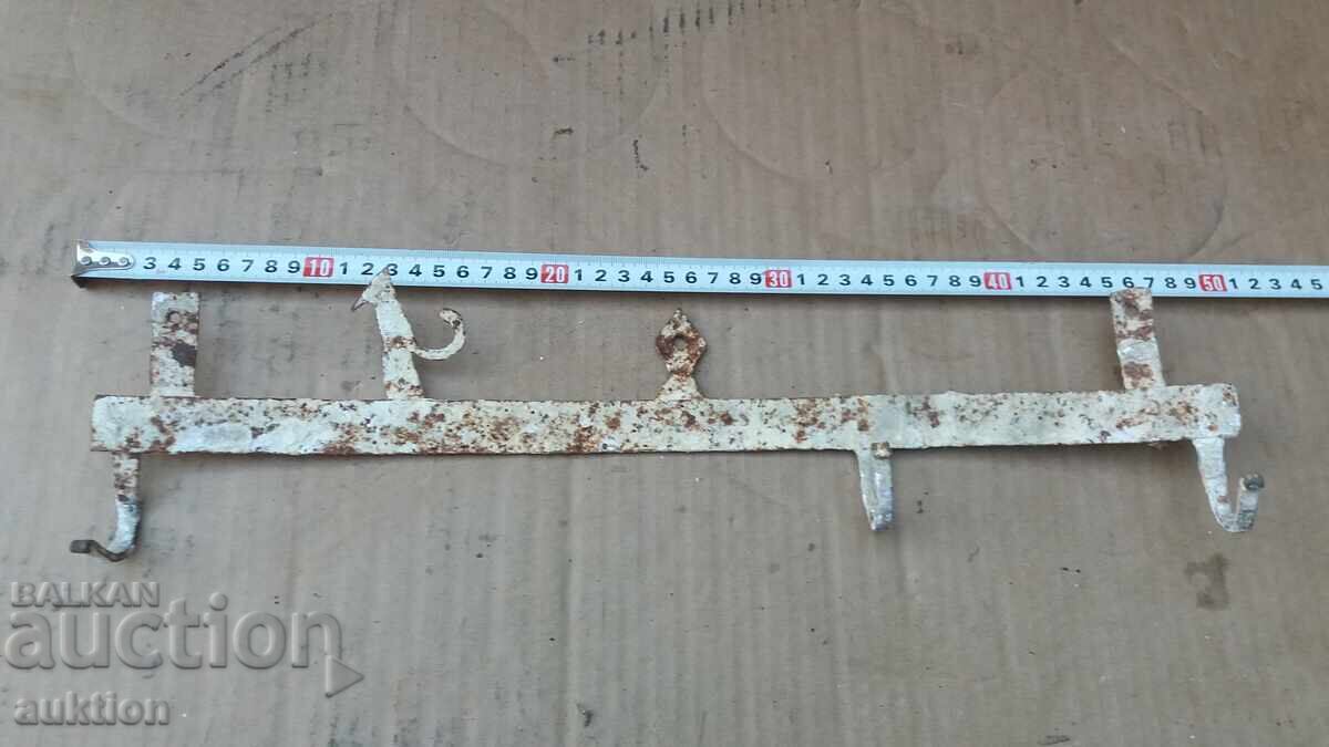 Umeraș din metal vechi