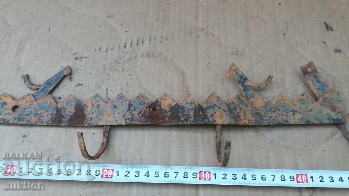 Delivery of OLD CLOTHES HANGER - METAL